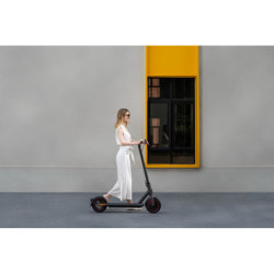 Hulajnoga elektryczna Xiaomi (SWS a.s.) Electric Scooter 4 Pro EU