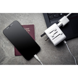 Adapter podróżny FIXED Voyager pro EU, UK a USA/AUS, s 1xUSB-C a 2xUSB výstupem, GaN, PD 30W