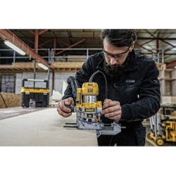 Frezarka górnowrzecionowa Dewalt D26204K