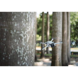 Dron DJI Mini 3 Pro (DJI RC) + Fly More Kit